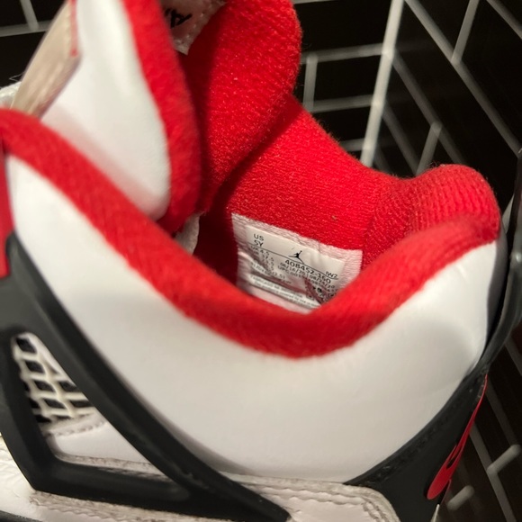Air Jordan 4 Fire Red Size 5 Youth No Box 2020 Release - Picture 5 of 11